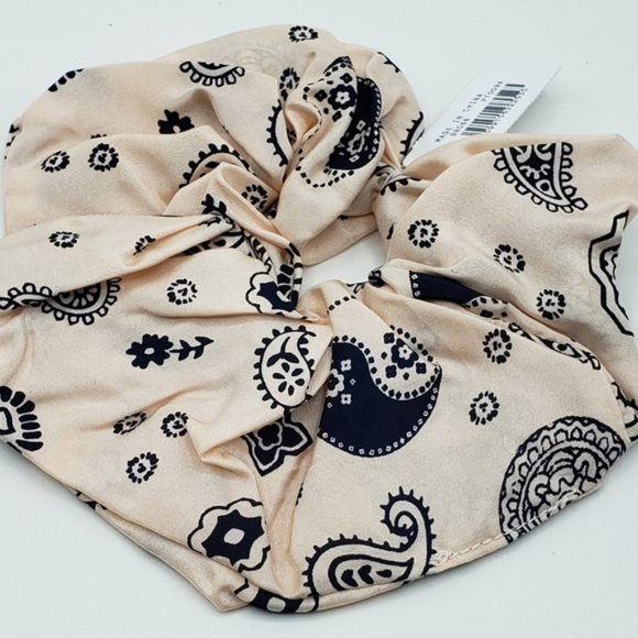 J. Crew Oversized Silk Scrunchie in Paisley Pink - Picture 3 of 5